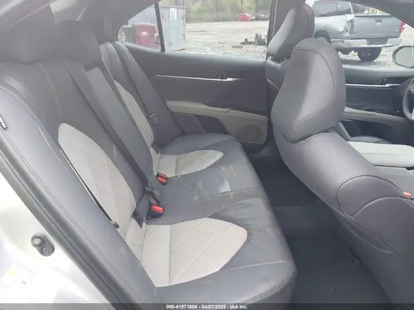 4T1B11HK4JU024843 2018 TOYOTA CAMRY - Image 8
