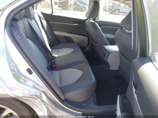 4T1B11HK4JU026902 2018 TOYOTA CAMRY - Image 8