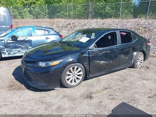 4T1B11HK4JU027919 2018 TOYOTA CAMRY - Image 2