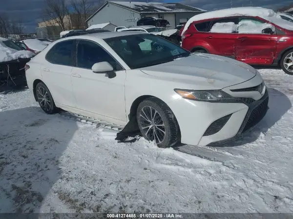 4T1B11HK4JU031100 2018 TOYOTA CAMRY - Image 1