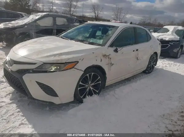 4T1B11HK4JU031100 2018 TOYOTA CAMRY - Image 2