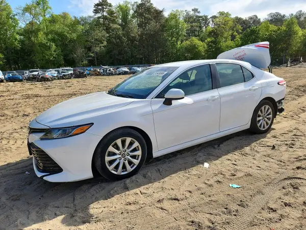 4T1B11HK4JU033140 2018 TOYOTA CAMRY - Image 1