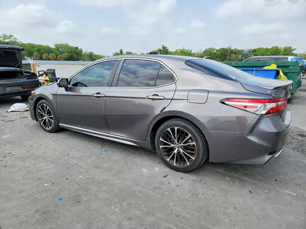 4T1B11HK4JU033459 2018 TOYOTA CAMRY - Image 2