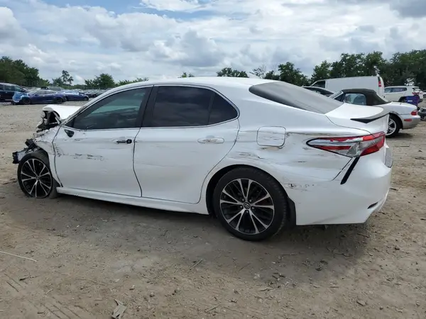 4T1B11HK4JU033736 2018 TOYOTA CAMRY - Image 2