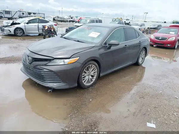 4T1B11HK4JU035163 2018 TOYOTA CAMRY - Image 2