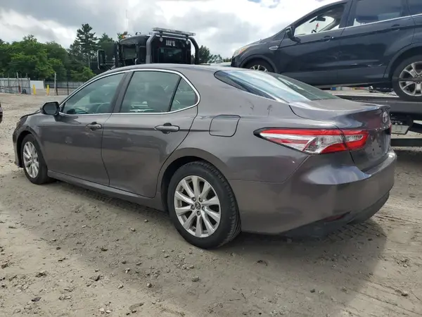 4T1B11HK4JU035373 2018 TOYOTA CAMRY - Image 2