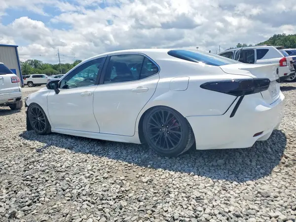 4T1B11HK4JU036992 2018 TOYOTA CAMRY - Image 2