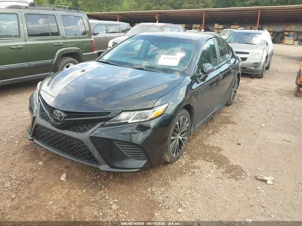 4T1B11HK4JU037074 2018 TOYOTA CAMRY - Image 2