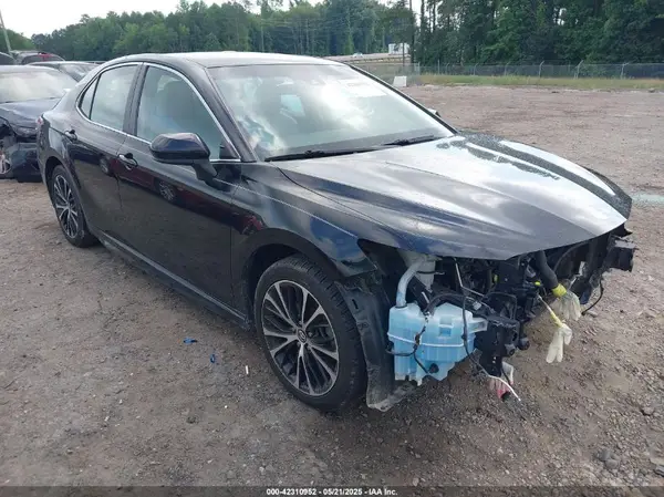 4T1B11HK4JU037155 2018 TOYOTA CAMRY - Image 1