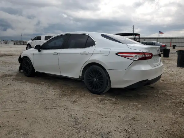 4T1B11HK4JU039116 2018 TOYOTA CAMRY - Image 2