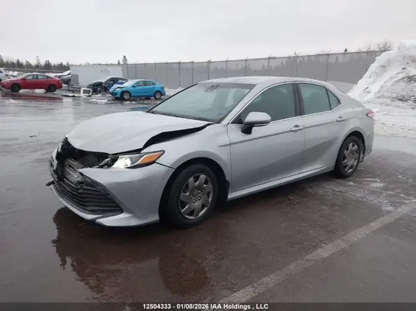 4T1B11HK4JU039259 2018 TOYOTA CAMRY - Image 2