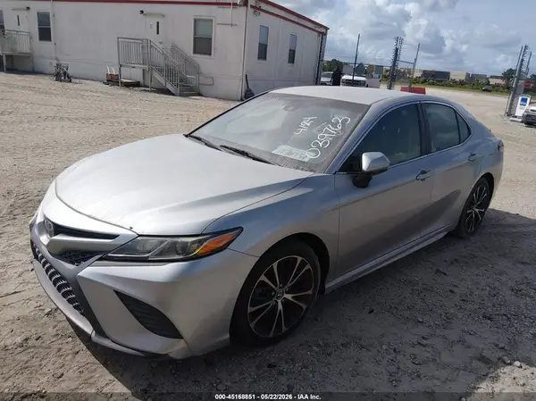 4T1B11HK4JU039763 2018 TOYOTA CAMRY - Image 2