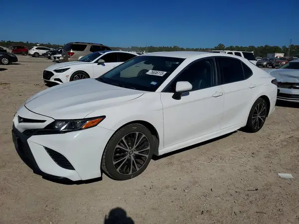 4T1B11HK4JU041111 2018 TOYOTA CAMRY - Image 1