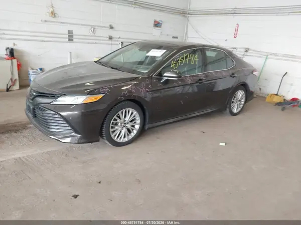 4T1B11HK4JU041433 2018 TOYOTA CAMRY - Image 2