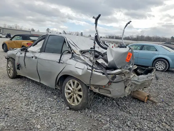 4T1B11HK4JU041545 2018 TOYOTA CAMRY - Image 2