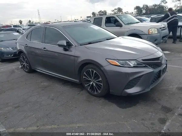 4T1B11HK4JU041660 2018 TOYOTA CAMRY - Image 1