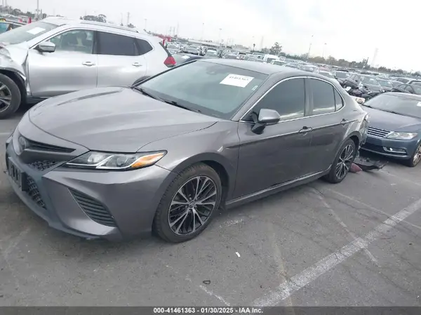 4T1B11HK4JU041660 2018 TOYOTA CAMRY - Image 2