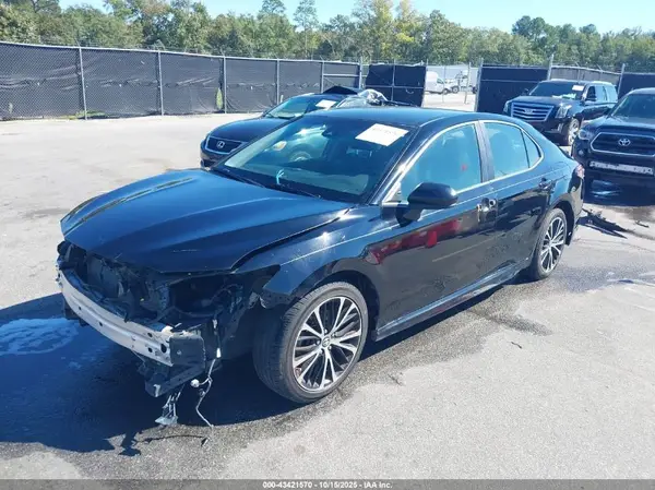 4T1B11HK4JU041934 2018 TOYOTA CAMRY - Image 2