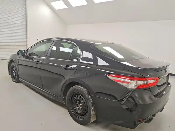 4T1B11HK4JU042453 2018 TOYOTA CAMRY - Image 2