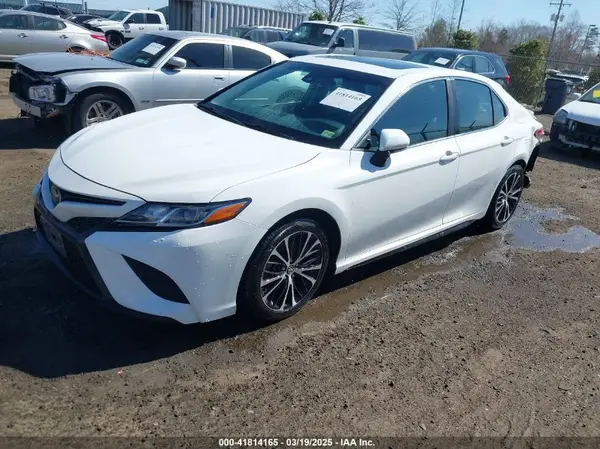 4T1B11HK4JU043294 2018 TOYOTA CAMRY - Image 2