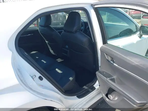 4T1B11HK4JU043294 2018 TOYOTA CAMRY - Image 8