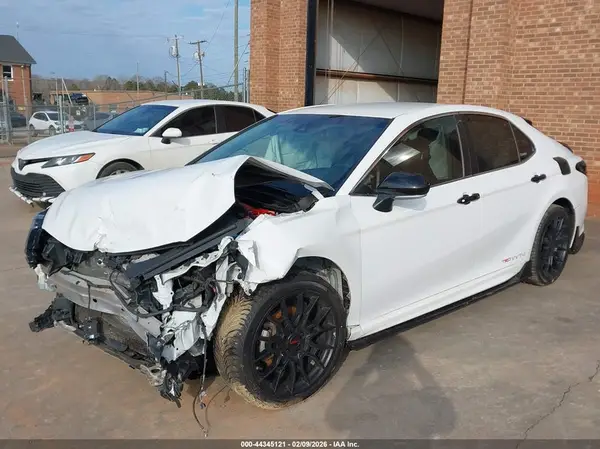 4T1B11HK4JU044378 2018 TOYOTA CAMRY - Image 2