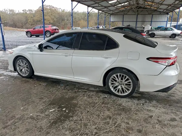 4T1B11HK4JU046163 2018 TOYOTA CAMRY - Image 2