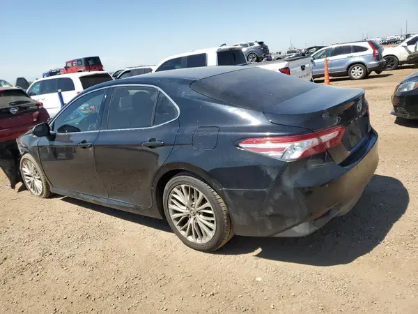 4T1B11HK4JU047443 2018 TOYOTA CAMRY - Image 2