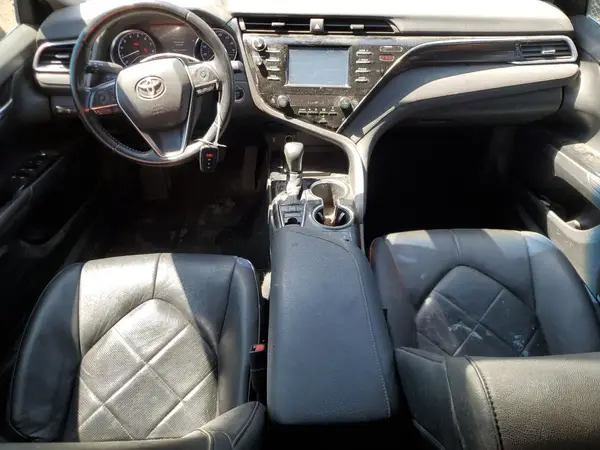 4T1B11HK4JU047443 2018 TOYOTA CAMRY - Image 8