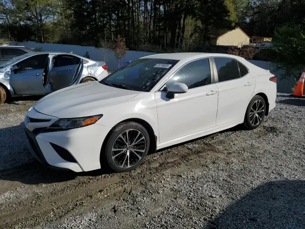 4T1B11HK4JU051377 2018 TOYOTA CAMRY - Image 1