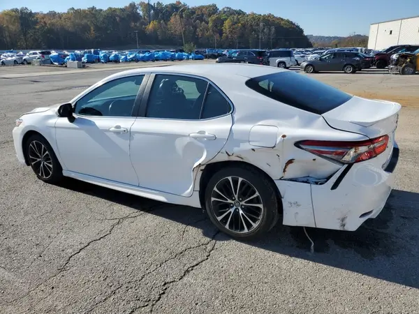 4T1B11HK4JU051928 2018 TOYOTA CAMRY - Image 2