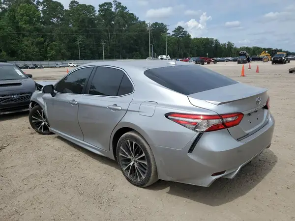 4T1B11HK4JU052027 2018 TOYOTA CAMRY - Image 2
