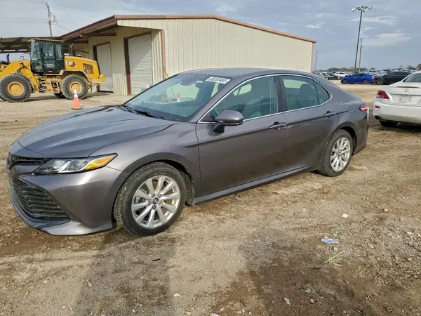 4T1B11HK4JU052416 2018 TOYOTA CAMRY - Image 1