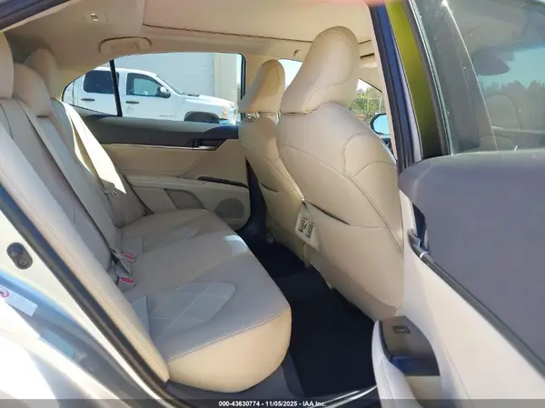 4T1B11HK4JU053288 2018 TOYOTA CAMRY - Image 8