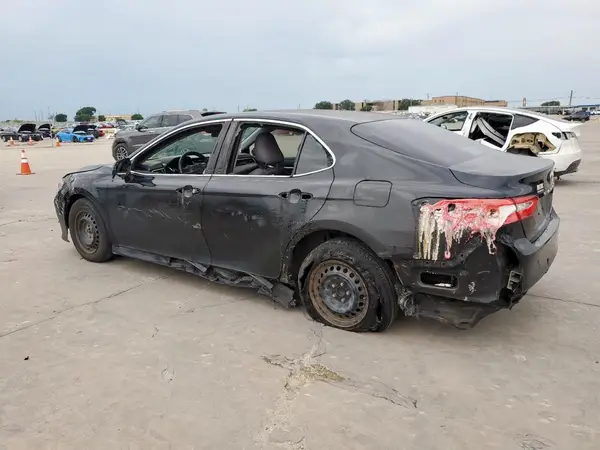 4T1B11HK4JU054831 2018 TOYOTA CAMRY - Image 2