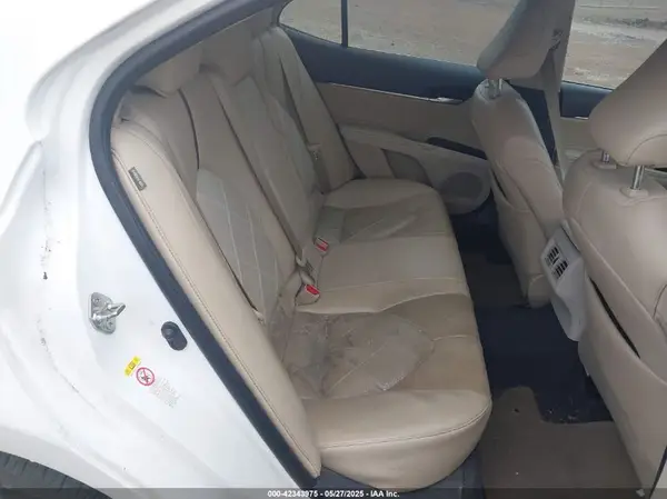 4T1B11HK4JU055493 2018 TOYOTA CAMRY - Image 8