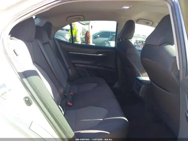 4T1B11HK4JU055929 2018 TOYOTA CAMRY - Image 8