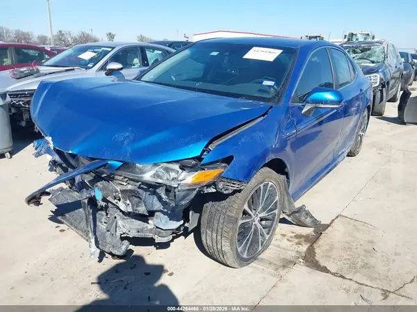 4T1B11HK4JU056174 2018 TOYOTA CAMRY - Image 2