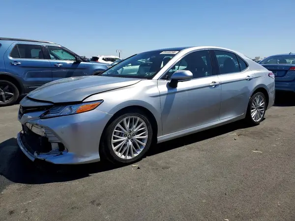 4T1B11HK4JU058474 2018 TOYOTA CAMRY - Image 1