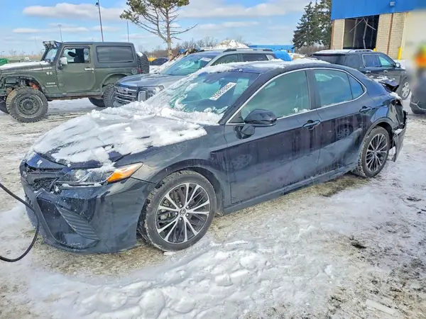 4T1B11HK4JU060676 2018 TOYOTA CAMRY - Image 1