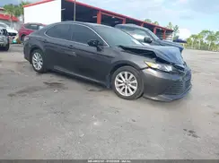 4T1B11HK4JU062573 2018 TOYOTA CAMRY