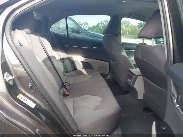 4T1B11HK4JU062573 2018 TOYOTA CAMRY - Image 8