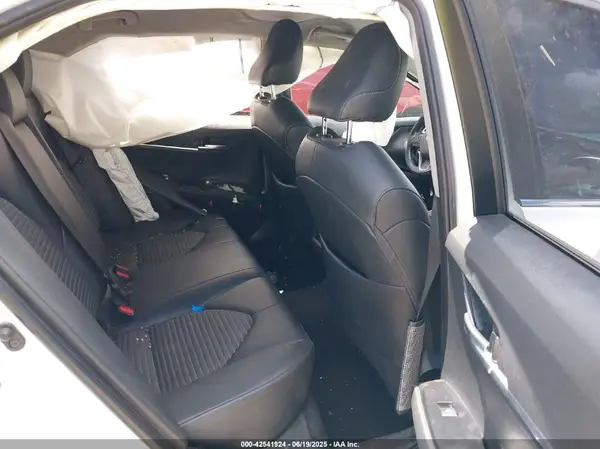 4T1B11HK4JU063478 2018 TOYOTA CAMRY - Image 8