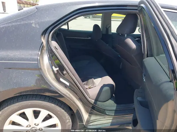 4T1B11HK4JU063738 2018 TOYOTA CAMRY - Image 8
