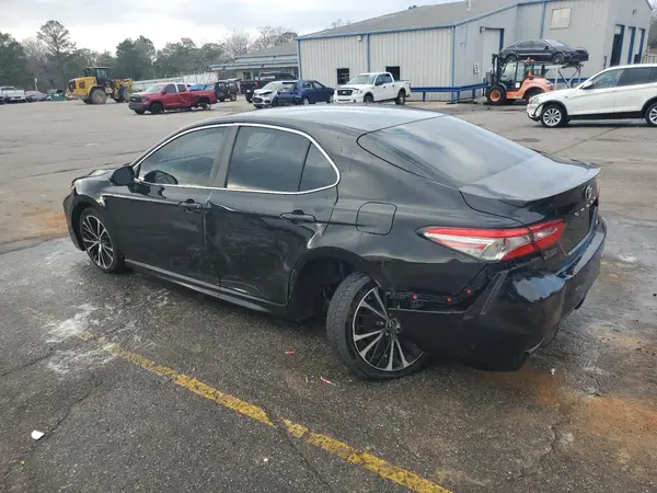 4T1B11HK4JU065179 2018 TOYOTA CAMRY - Image 2