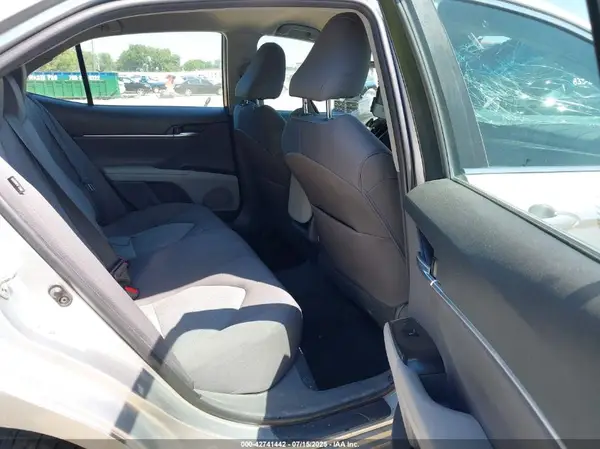 4T1B11HK4JU065652 2018 TOYOTA CAMRY - Image 8
