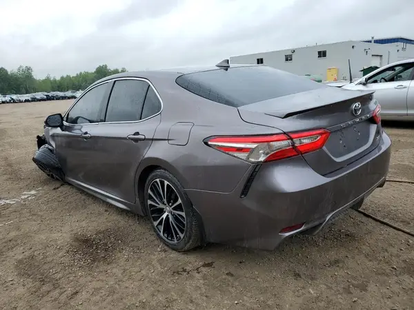 4T1B11HK4JU068308 2018 TOYOTA CAMRY - Image 2