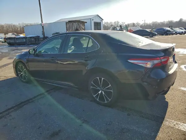 4T1B11HK4JU068311 2018 TOYOTA CAMRY - Image 2