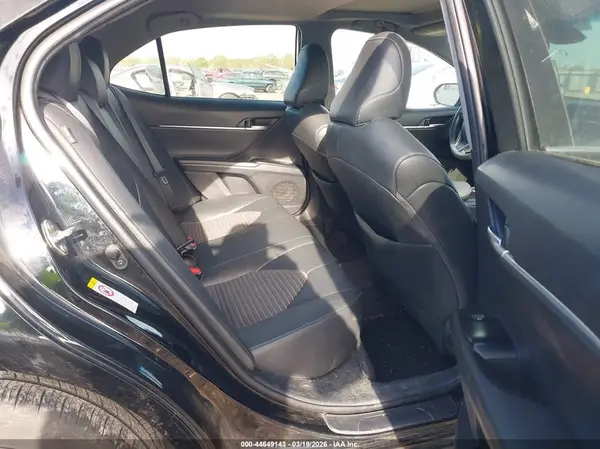 4T1B11HK4JU072665 2018 TOYOTA CAMRY - Image 8
