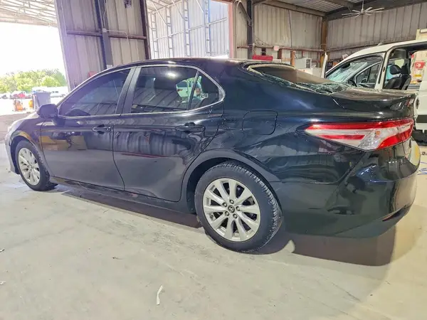 4T1B11HK4JU072908 2018 TOYOTA CAMRY - Image 2
